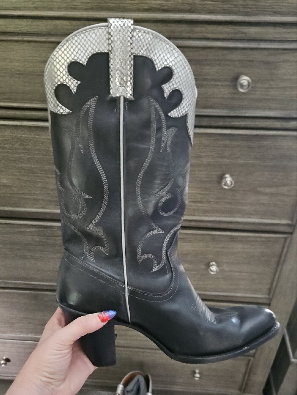 Idyllwind Black Western Heeled Boots with Silver Trim - Picture 5 of 6
